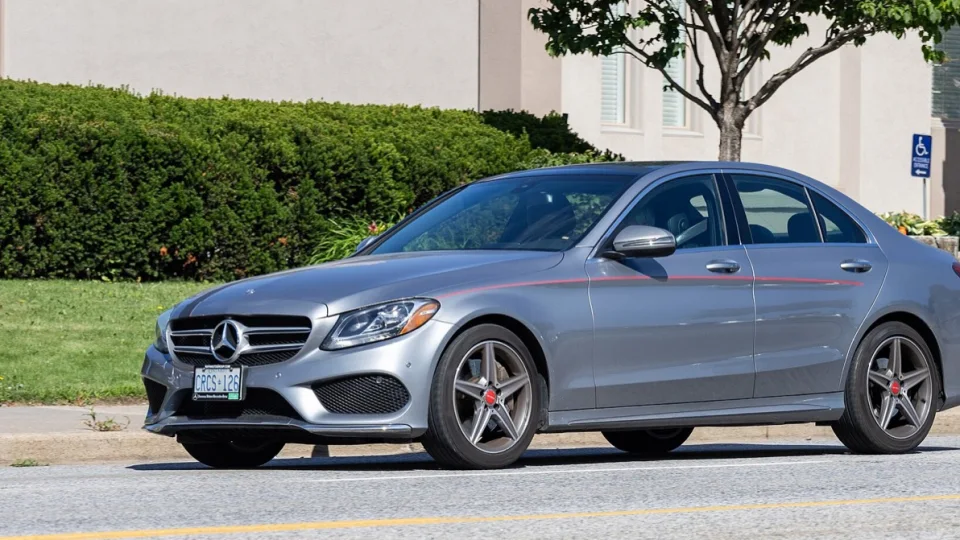 Mercedes-Benz C200 Avantgarde - ảnh chi tiết 1