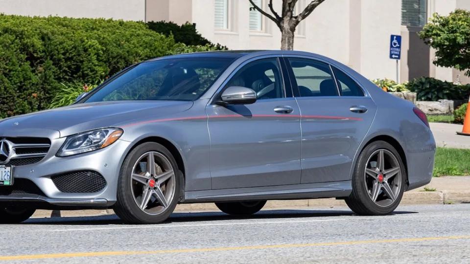 Mercedes-Benz C200 Avantgarde - ảnh chi tiết 2