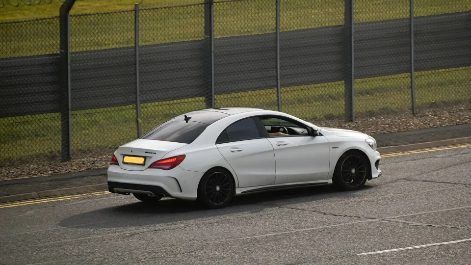 Mercedes-Benz CLA 200 AMG - ảnh chi tiết 1