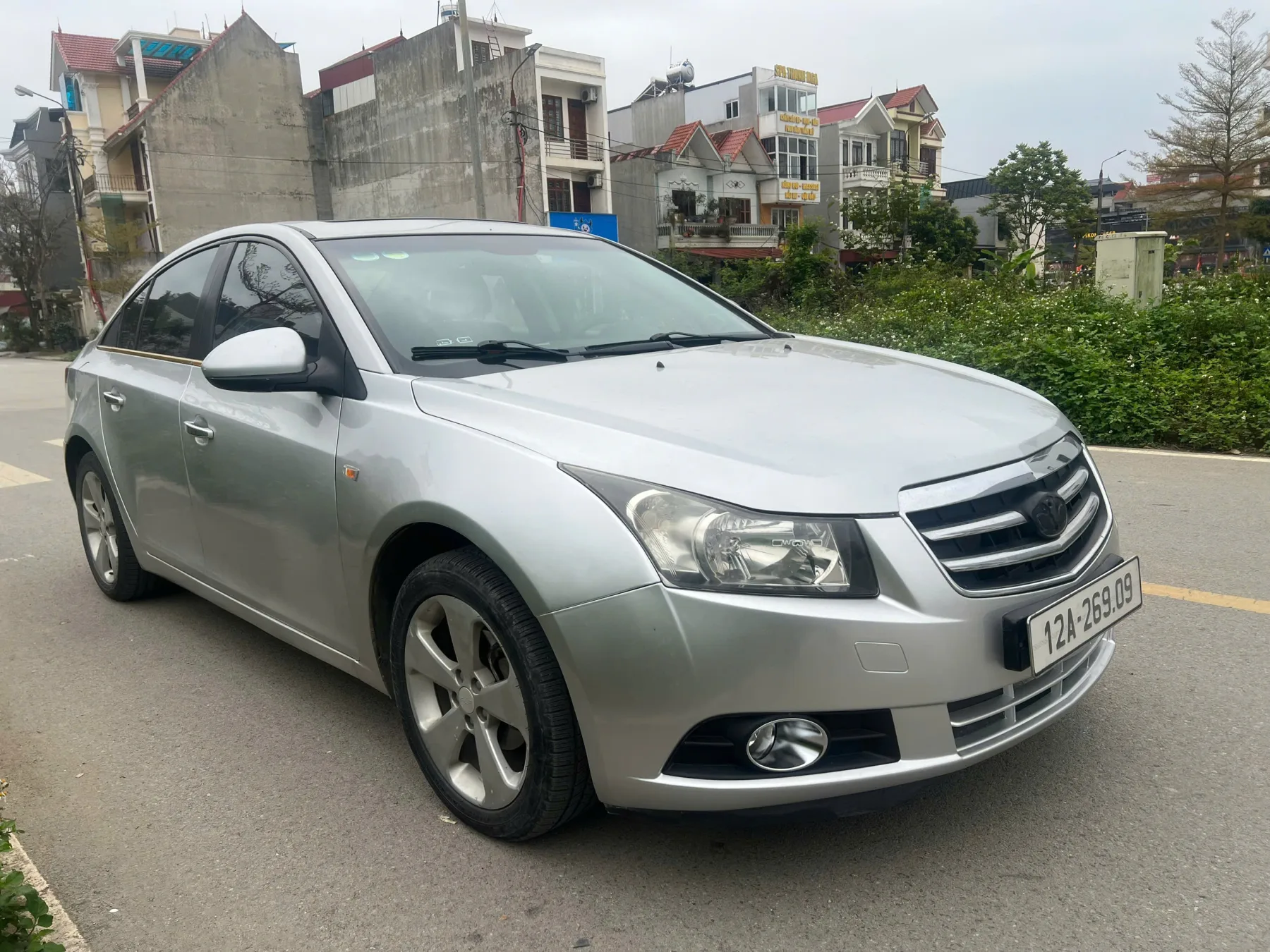 Daewoo Lacetti 2009 màu bạc, xe còn rất đẹp, thân vỏ keo chỉ zin, máy gầm ngon - ảnh chi tiết 1