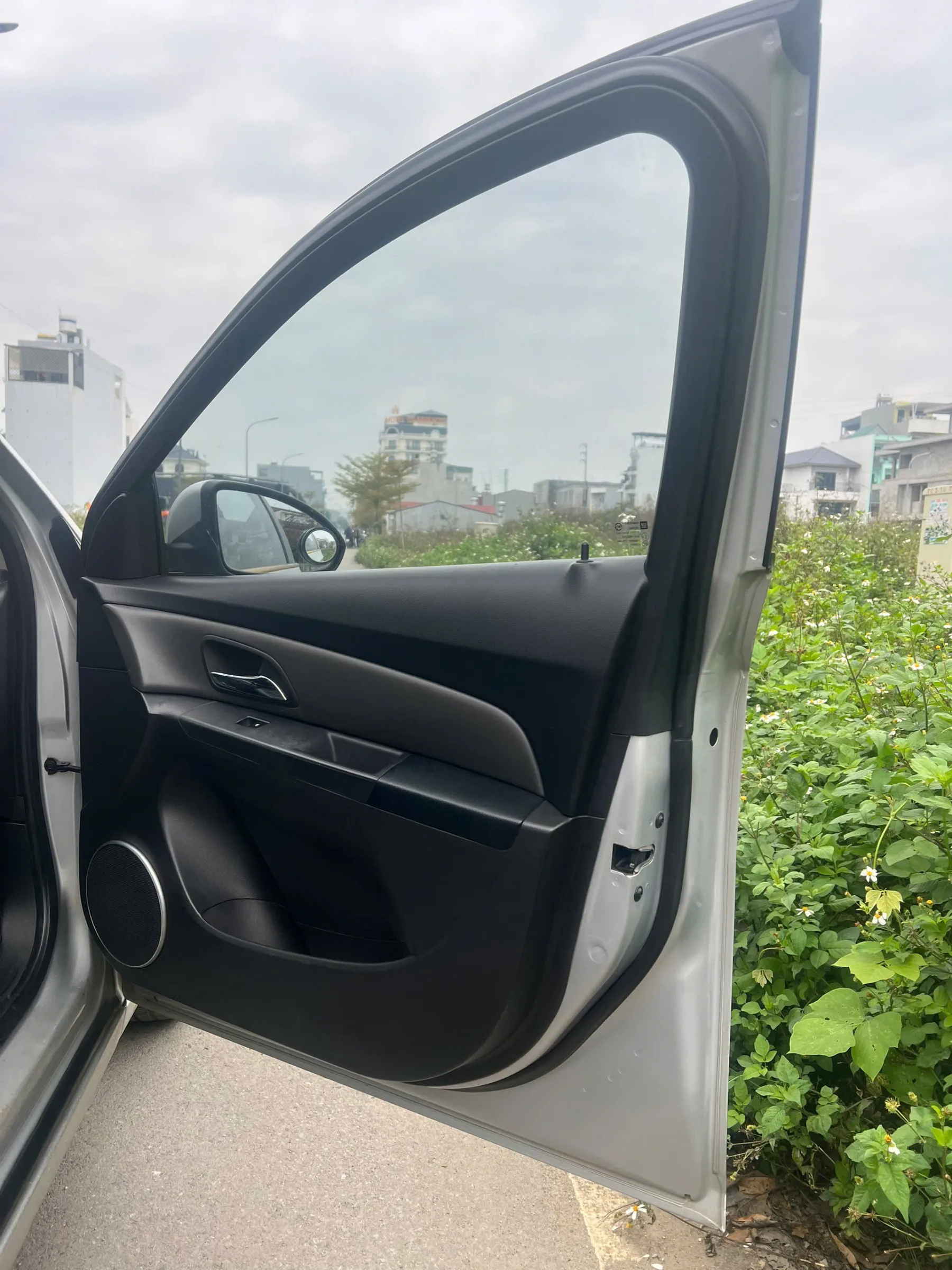Daewoo Lacetti 2009 màu bạc, xe còn rất đẹp, thân vỏ keo chỉ zin, máy gầm ngon - ảnh 6
