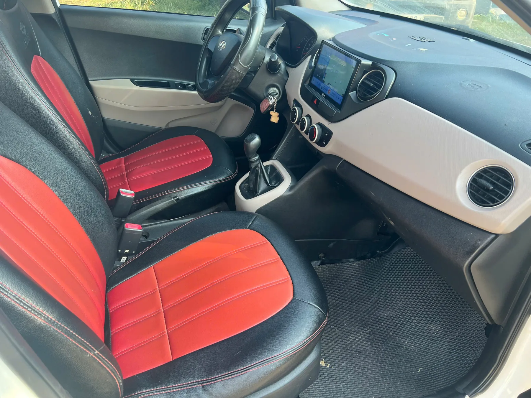 Hyundai Grand i10 2014 · Màu trắng xe rất đẹp và chất - ảnh 8