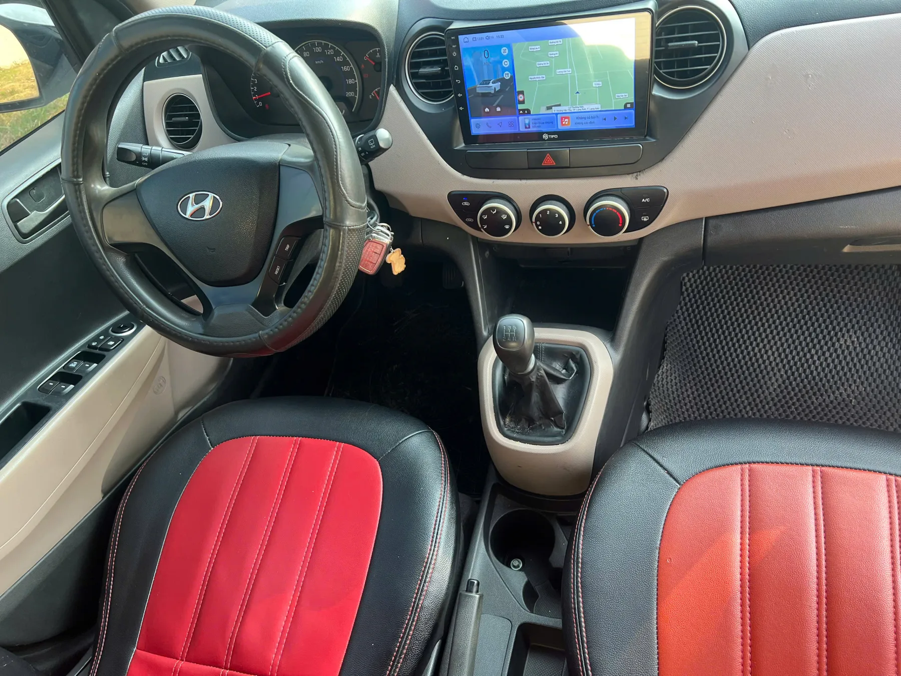 Hyundai Grand i10 2014 · Màu trắng xe rất đẹp và chất - ảnh 10