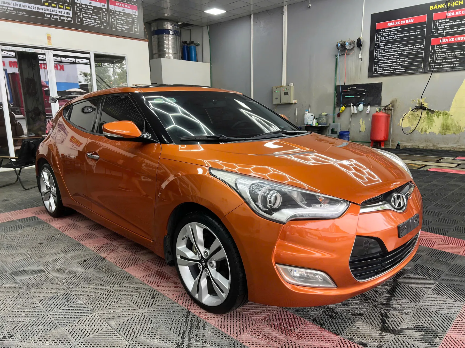 Hyundai Veloster 2011 màu vàng cam, xe rất đẹp - ảnh 6