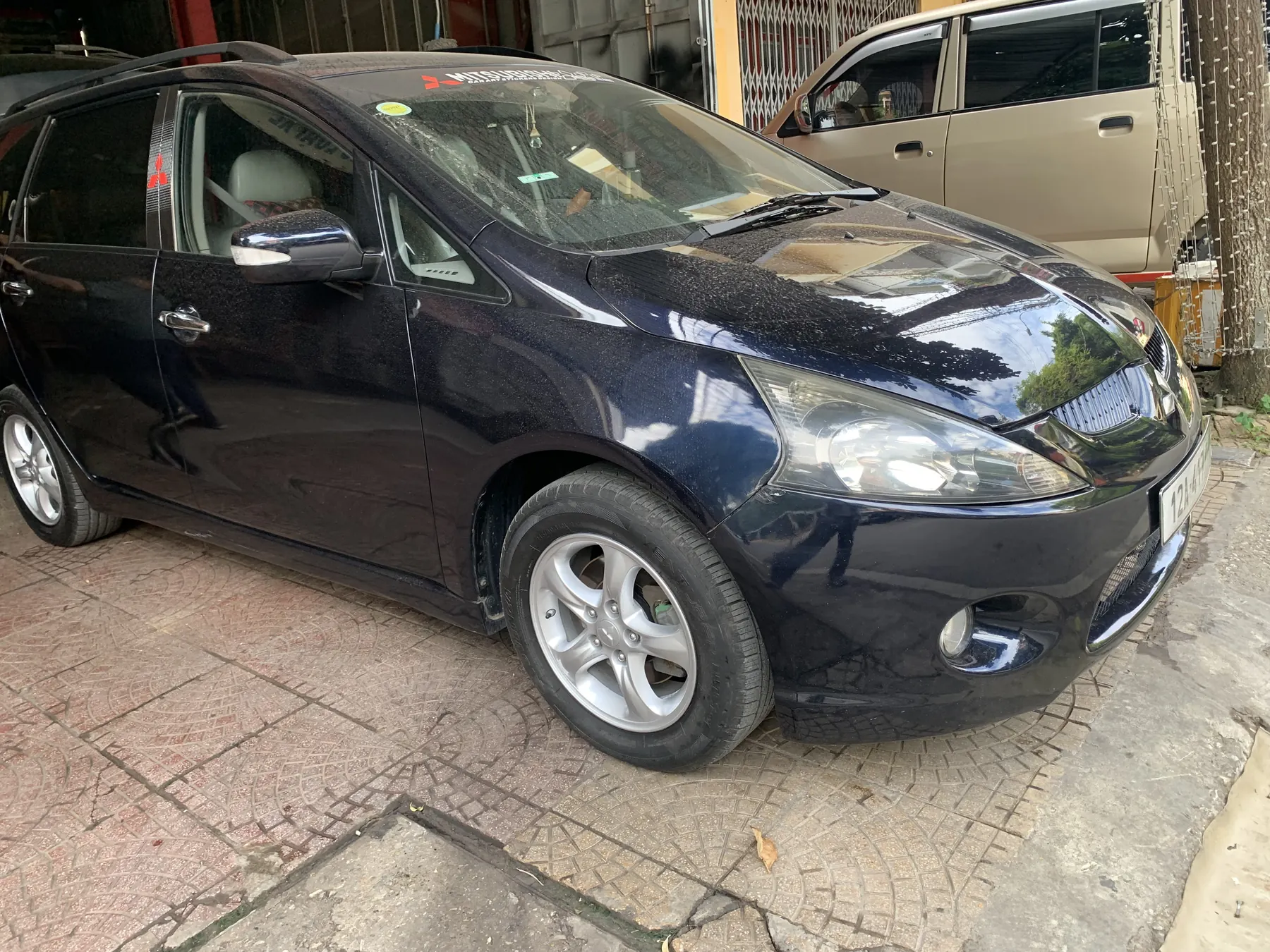 Mitsubishi Grandis 2.4 AT