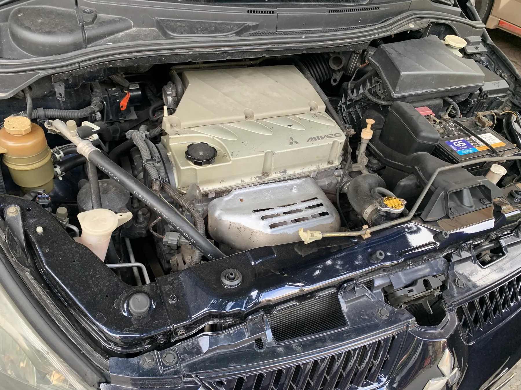 Mitsubishi Grandis 2.4 AT 2005 - ảnh 6