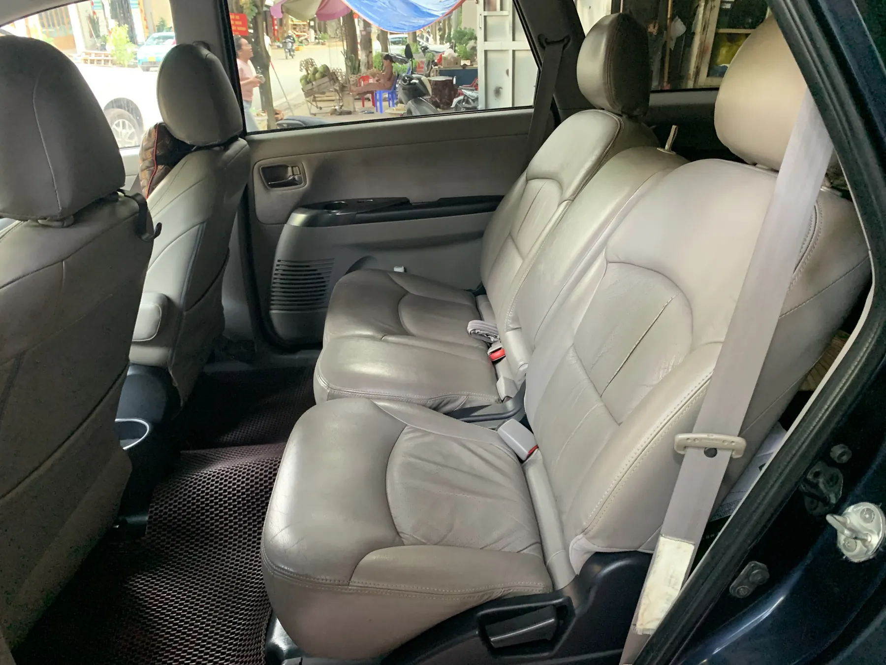 Mitsubishi Grandis 2.4 AT 2005 - ảnh 9